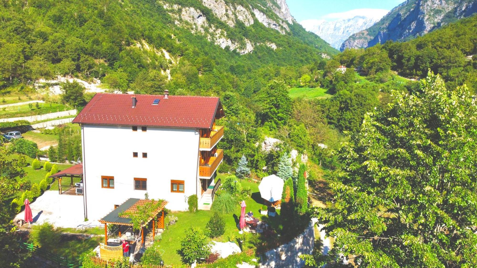 Vila Alexander B&B Valbona Esterno foto
